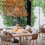 Oasis Vip Club Apartment