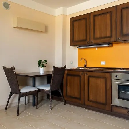 Appartamento Oasis Vip Club - настаняване, ресторант и плаж *